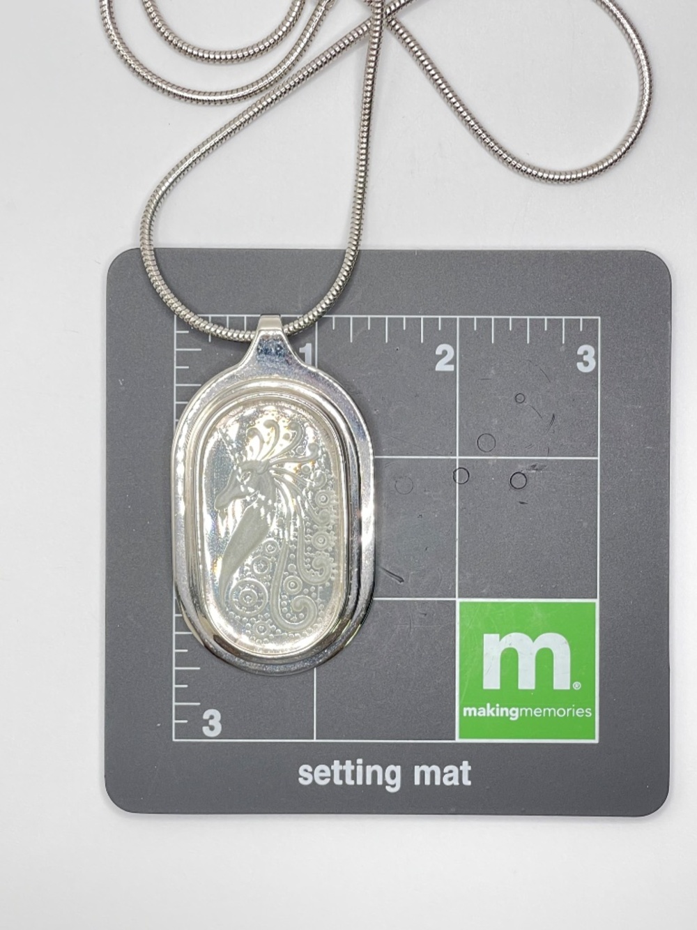 Vintage Whiting & Davis Reverse Etched Glass Unicorn Necklace Silver Tone 70's - Picture 4 of 12